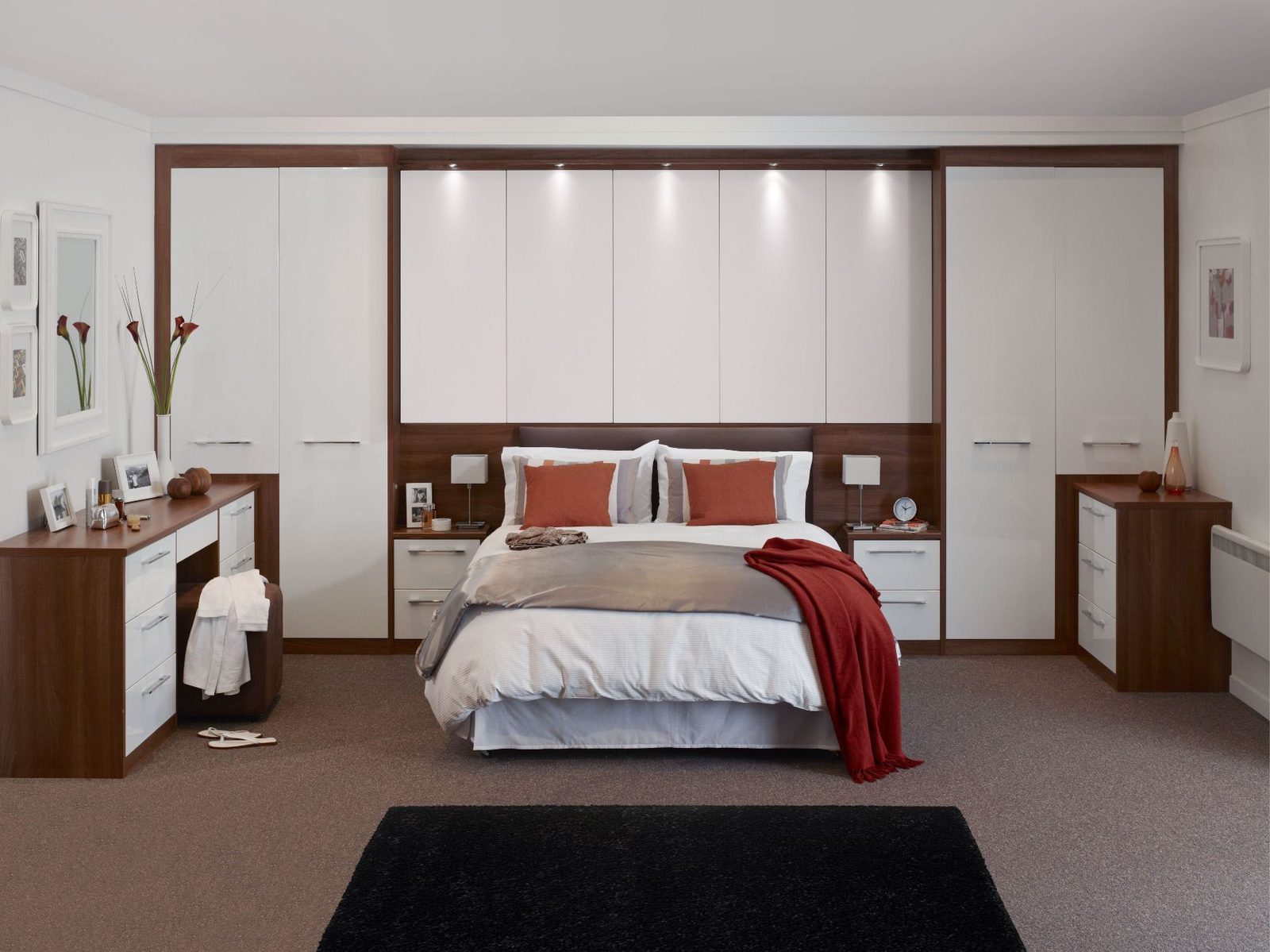 Floor-to-ceiling fitted wardrobes