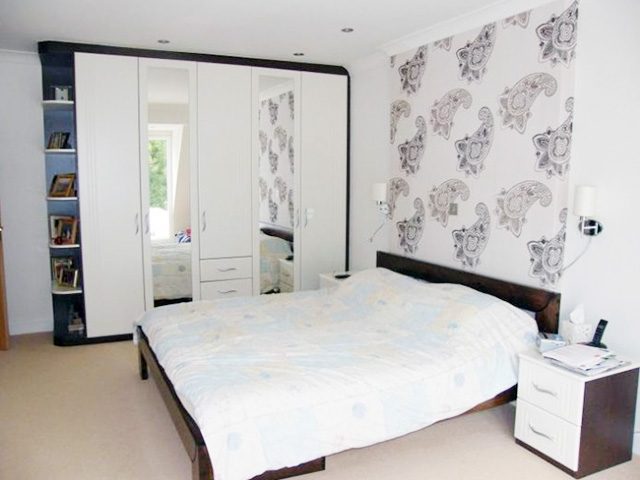 Fitted bedroom wardrobes